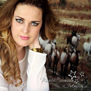 Artista Micaela, cantoras, Musica Portuguesa, espectáculos, cantores portugueses, Cantoras Populares, concertos Micaela, contactos da artista Micaela. Chupa