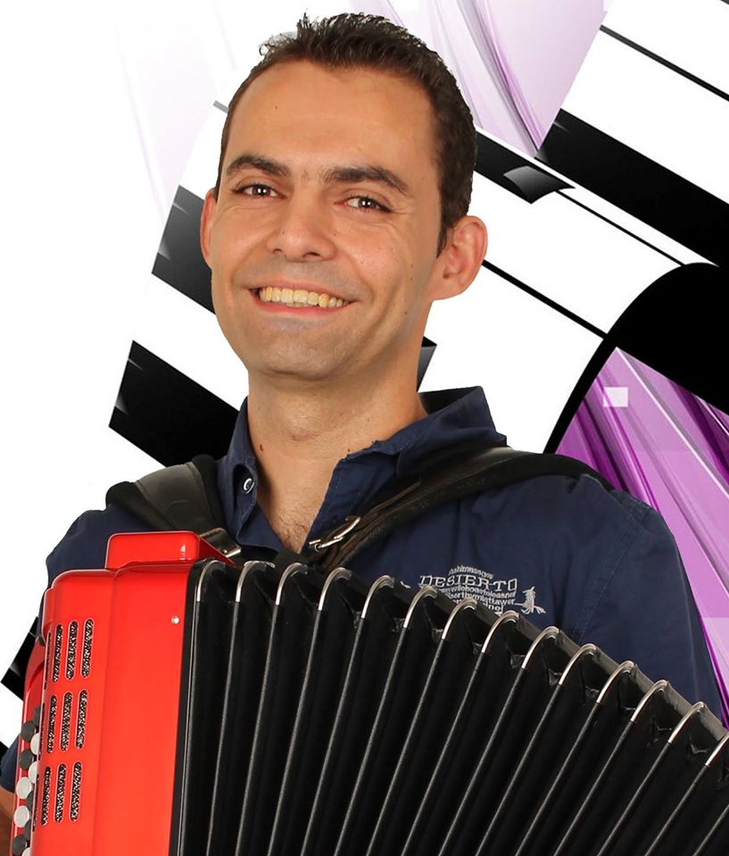 contacto Filipe Romão, Filipe Romão, Acordeonista Filipe Romão, Kizomba, Duo Musical, Grupo musical, baile, teclista, kizomba, festas, musica ao vivo, cantores, musicos do Algarve, Distrito Faro, Organistas, Teclistas, Acordeonistas