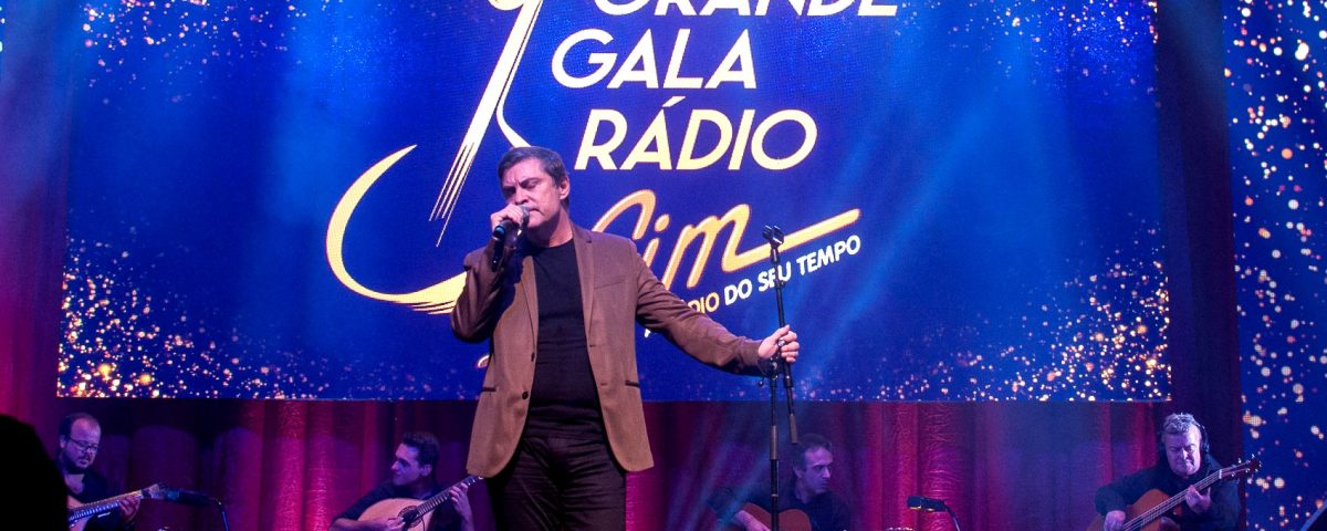 9.ª Gala da Rádio Sim, Rodrigo, Júlio Isídro, Luis Aleluia, Eládio Clímaco, João Baião, José Raposo, Herman José, Ricardo Ribeiro, Fernando Mendes e António Sala, Alexandra, Jorge Fernando, Maria Armanda, Maria Ana Bobone, Fábia Rebordão