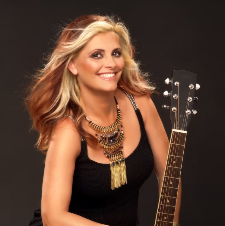 Artista, Cathy, Cantora, as tayti, grupo tayti, espectáculo, Artistas, contactos, musica, portuguesa, cantoras portuguesas, contactos da Cathy, contacto