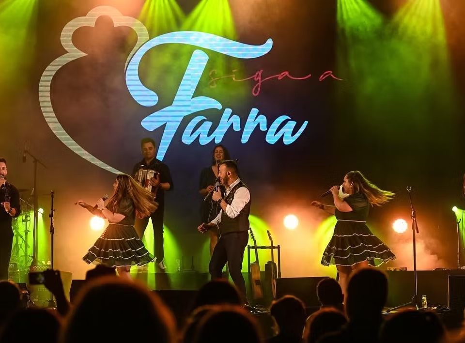 Siga a Farra, Banda, Popular, Grupo, Minhoto, bandas Populares, Tradicional, Desgarrada, Minho, Desafio, Concertina, Musica popular Portuguesa, Siga a Farra