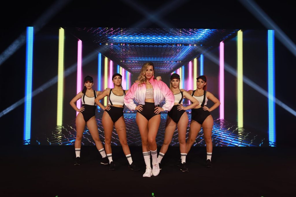 Joana, contactos da Joana, Contactos de artistas, Artista Joana, cantora portuguesa Joana, musica portuguesa, Mulher policia, Cantores portugueses, musica popular, artistas para festas, artistas, portugal