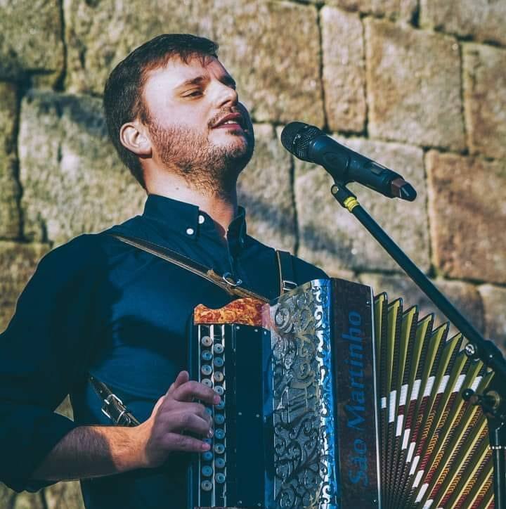 Valter São Martinho, Concertina, Desgarrada, Ponte da Barca, cantigas, desafio, cantares ao desafio, desgarradas, Minho, cantadores, tocadores, músicos, concertinas, tradições