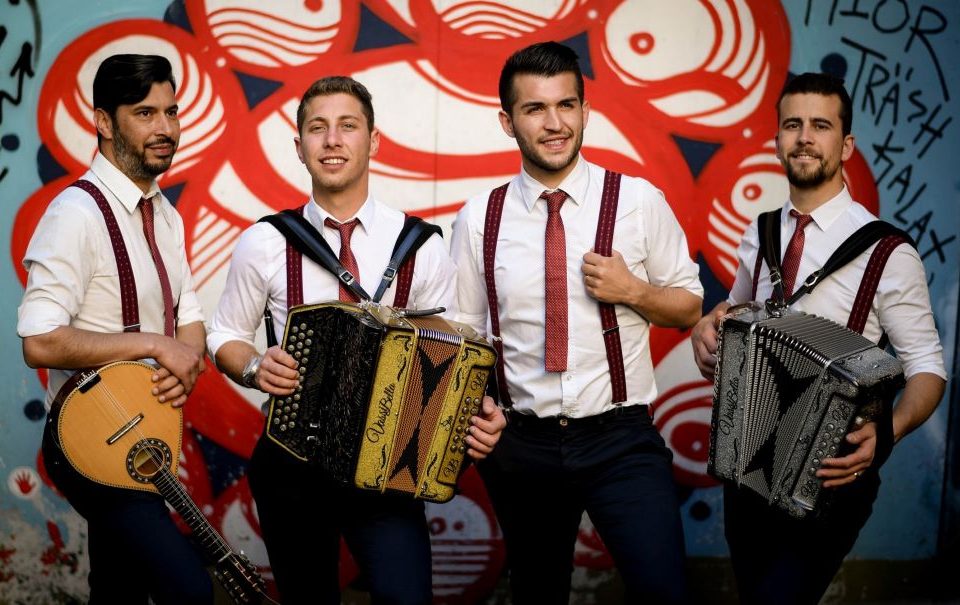 Os 4 Mens, Grupo de Concertinas Os 4 Men's, musica popular portuguesa, Contactos, desgarradas, Grupos Musicais, concertinas, Desafio, Artistas, Musicas, Minho, 4Mens, Espectaculos, Grupo de Concertinas, Desgarradas, Musica Popular, cantigas ao dasafio